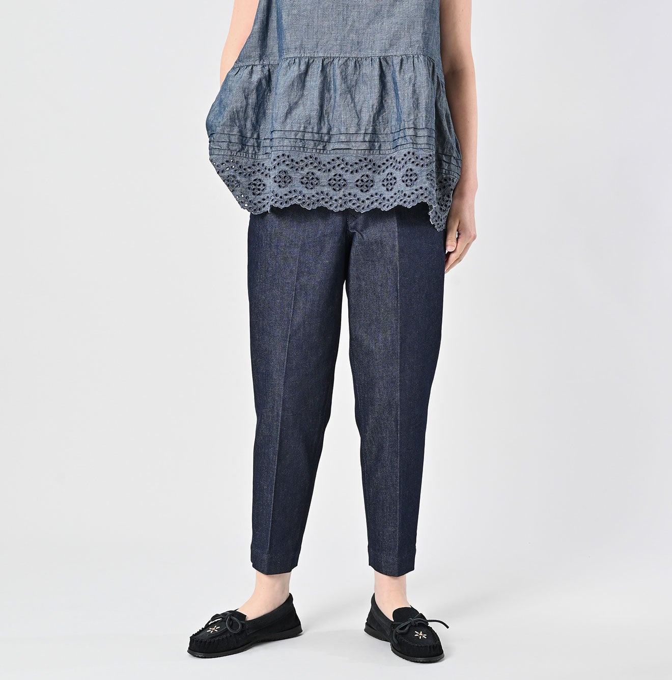 Rye Mugi Streched Denim Sabrina Slacks Female Model