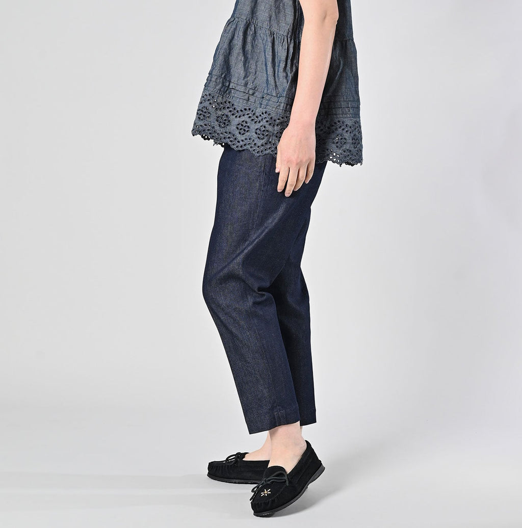 Rye Mugi Streched Denim Sabrina Slacks Female Model