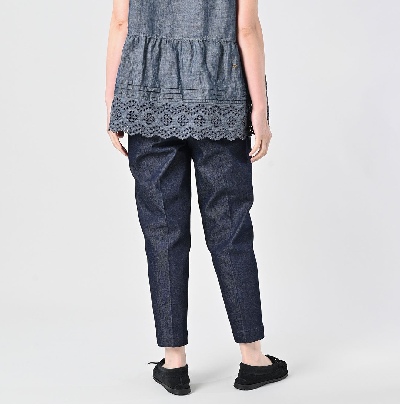 Rye Mugi Streched Denim Sabrina Slacks Female Model