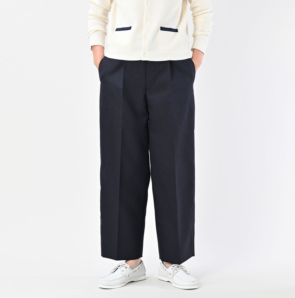Hop Sack Baggy Pants Female Model