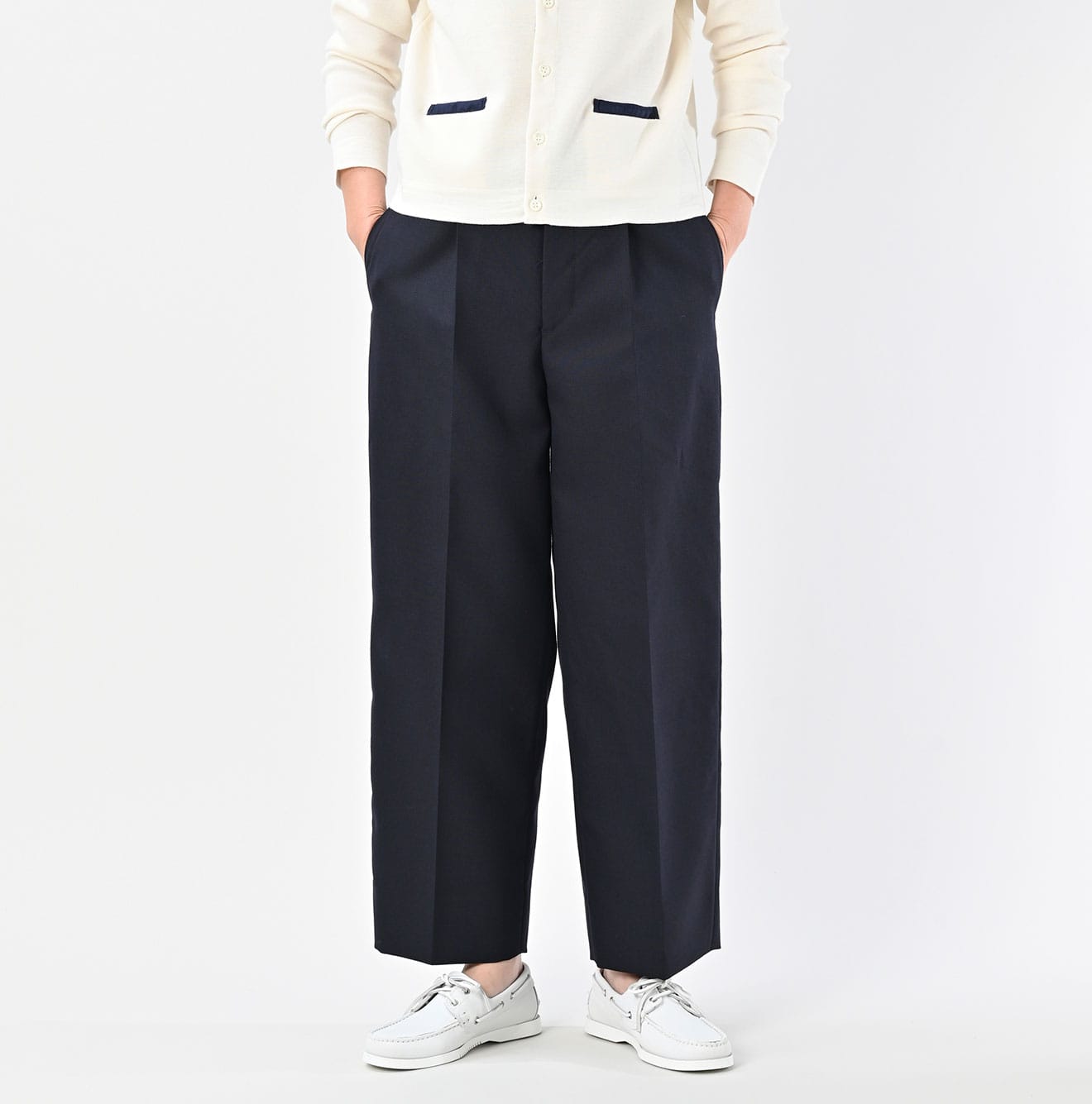 Hop Sack Baggy Pants Female Model