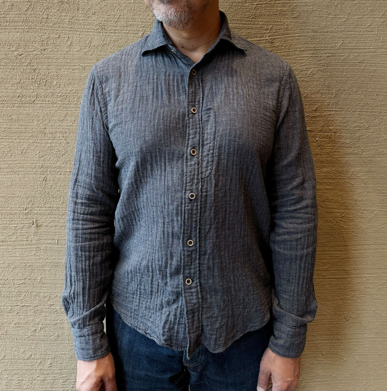 FuwaFuwa Double Woven 908 Loafer Shirt Male Model