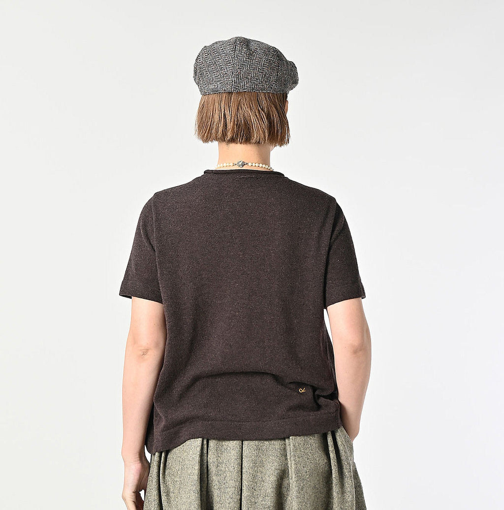 Cashmere T-shirt Female Model