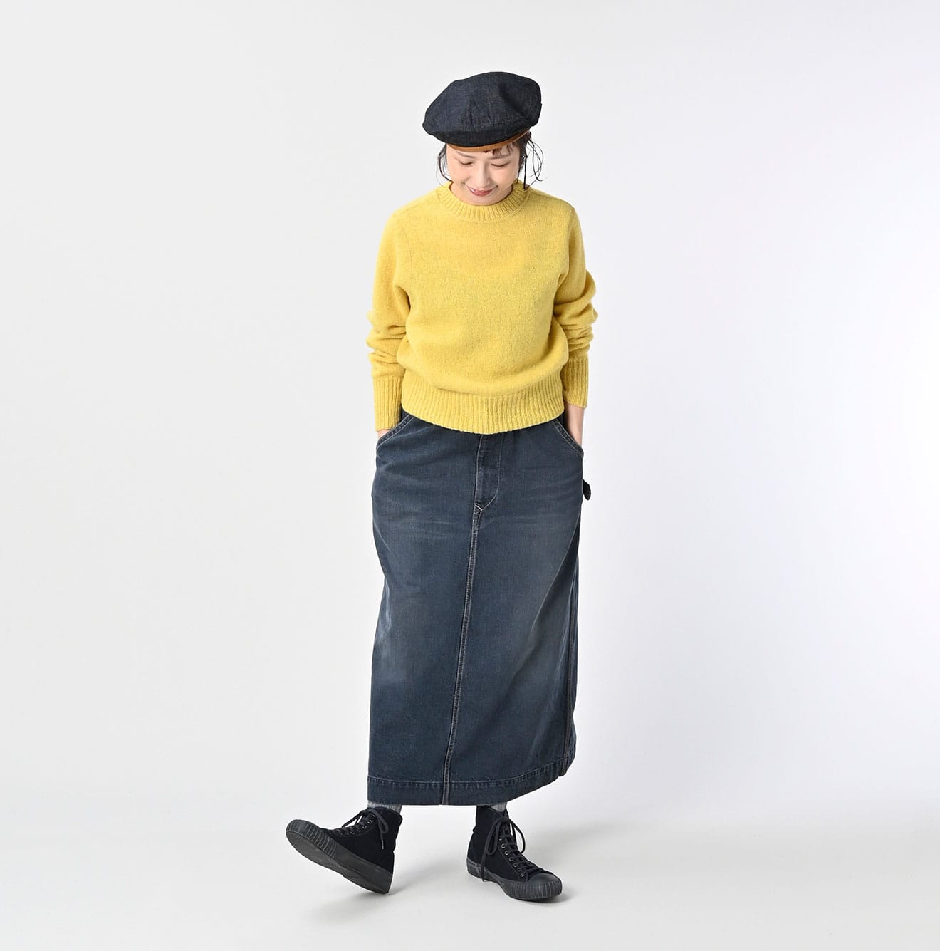 Shetland Boiled Wool Sweater Female Model