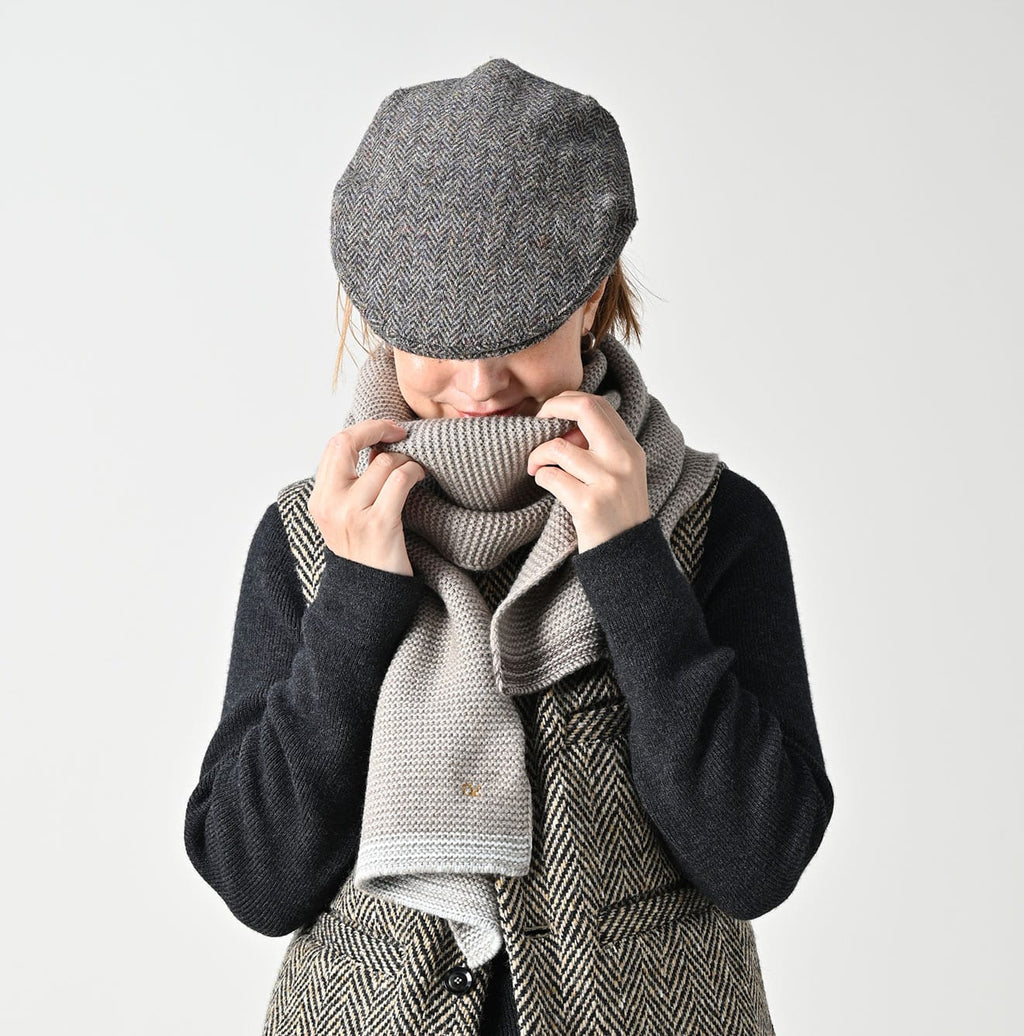 Yak Merino Muffler Female Model