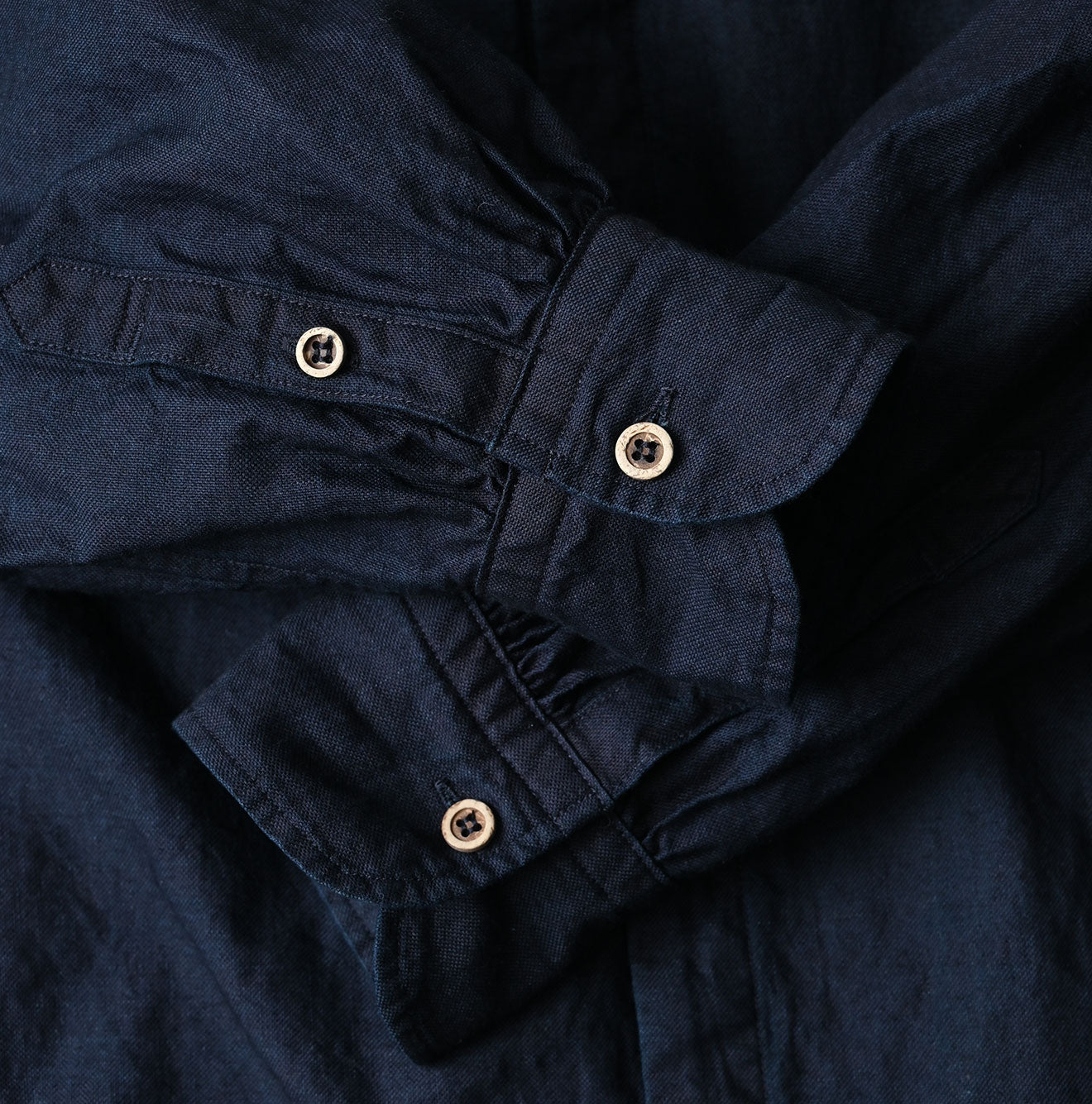 Indigo Supima OX Petit Collar Long Sleeve Coupé Shirt Detail