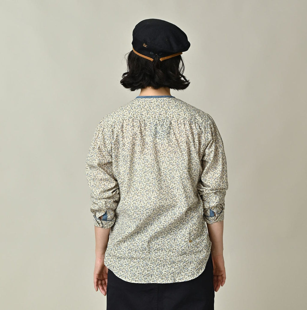 Ivy Flower Print Frill Blouse Female Model