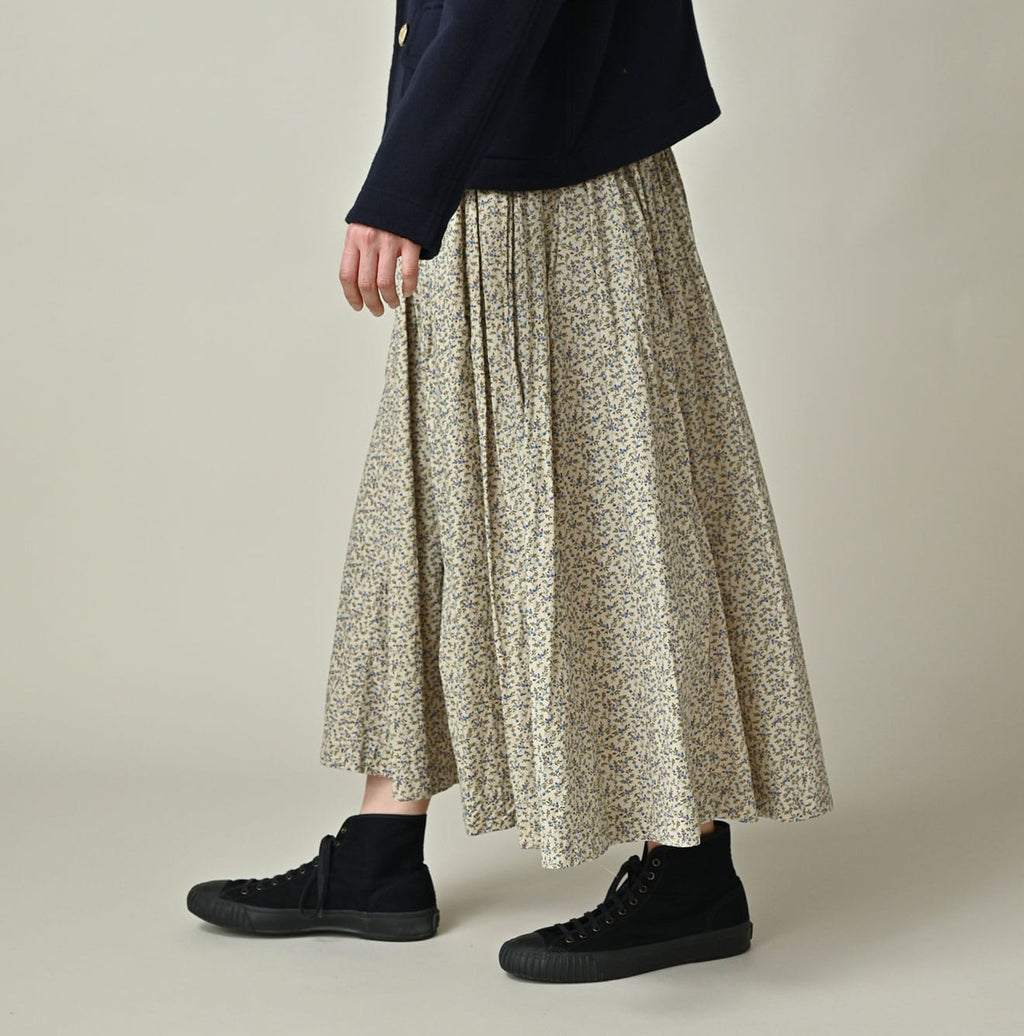 Ivy Flower Print Easy Gather Skirt Female Model