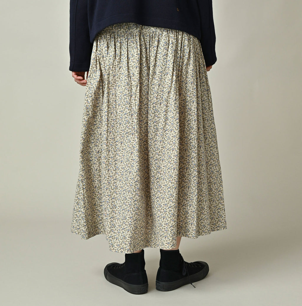 Ivy Flower Print Easy Gather Skirt Female Model