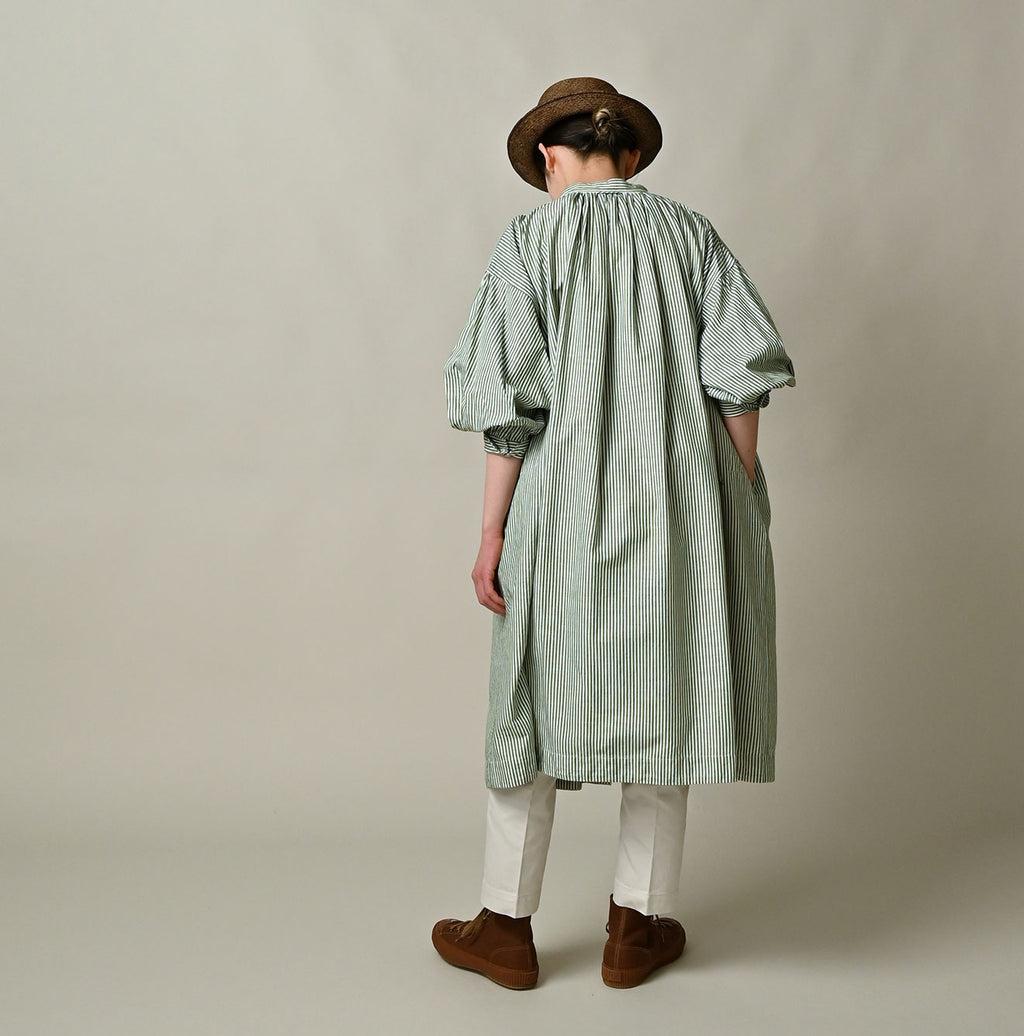 Supima OX Coupé Smock Female Model