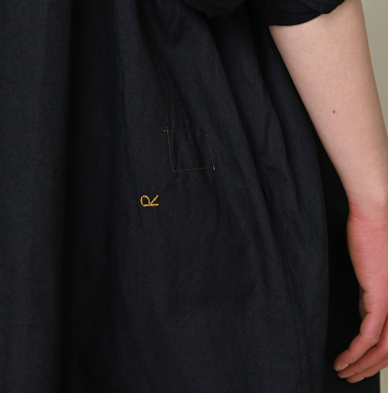 Indigo Supima OX Coupé Smock Detail