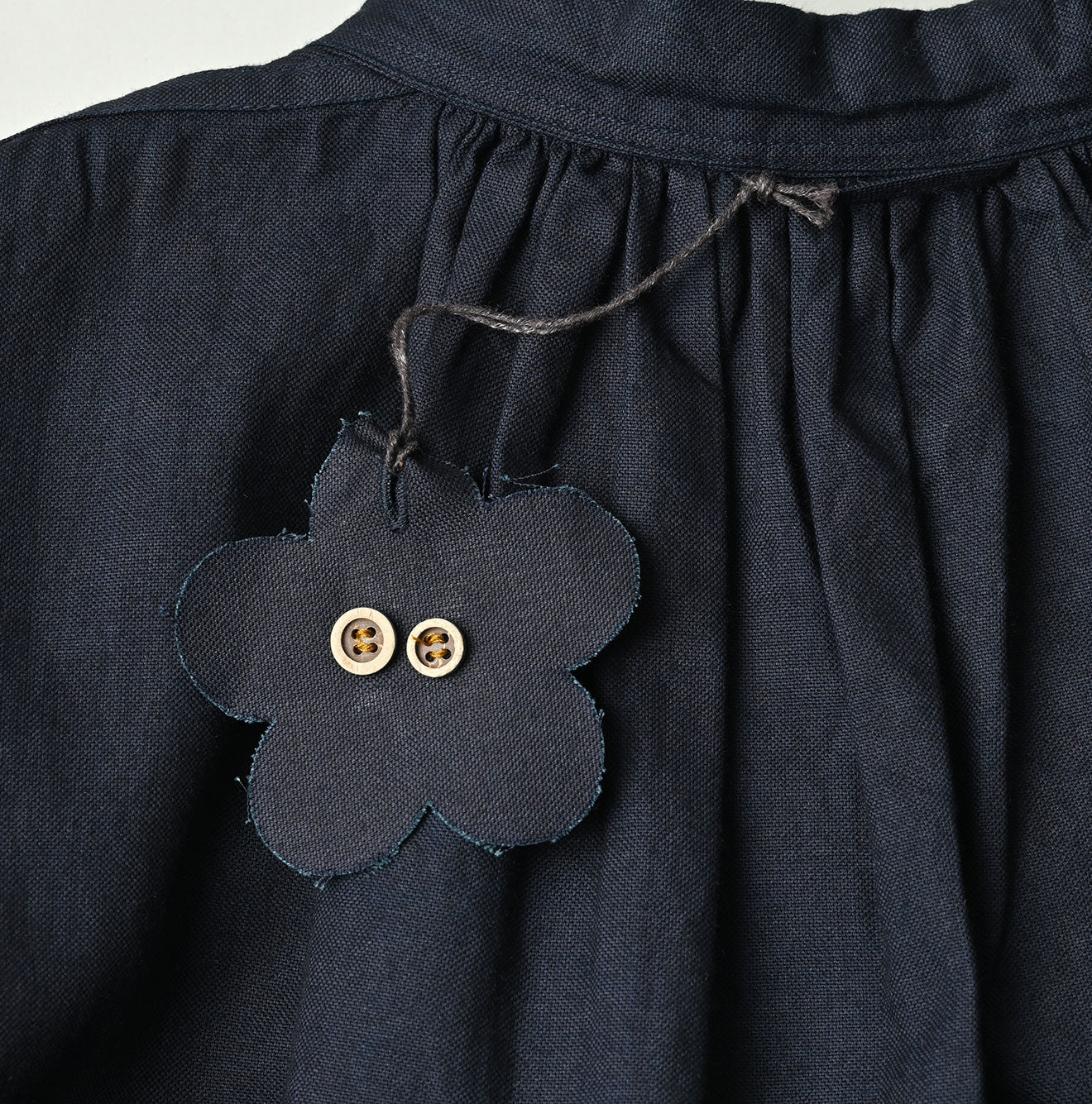 Indigo Supima OX Coupé Smock Detail