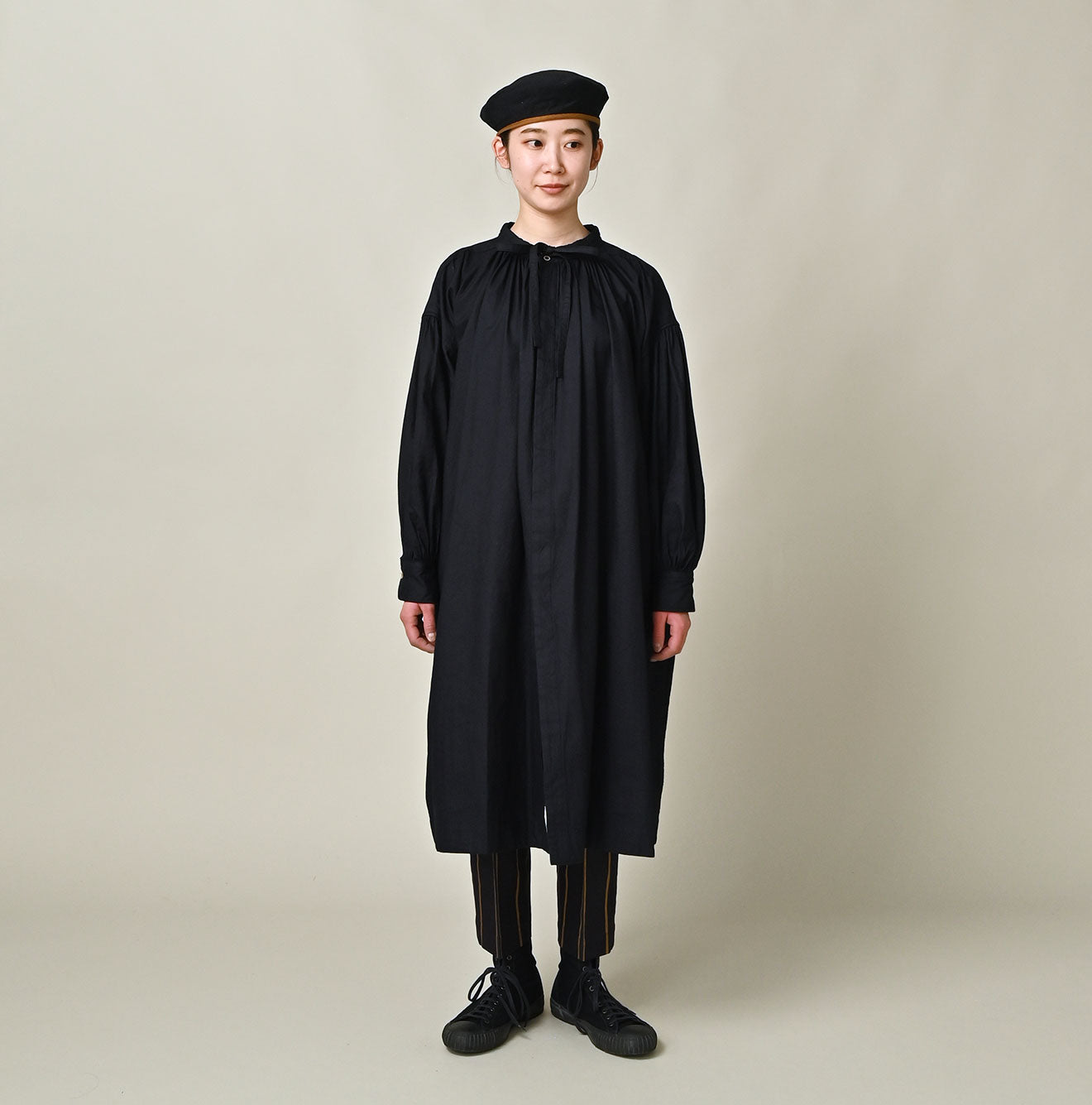 Indigo Supima OX Coupé Smock Female Model
