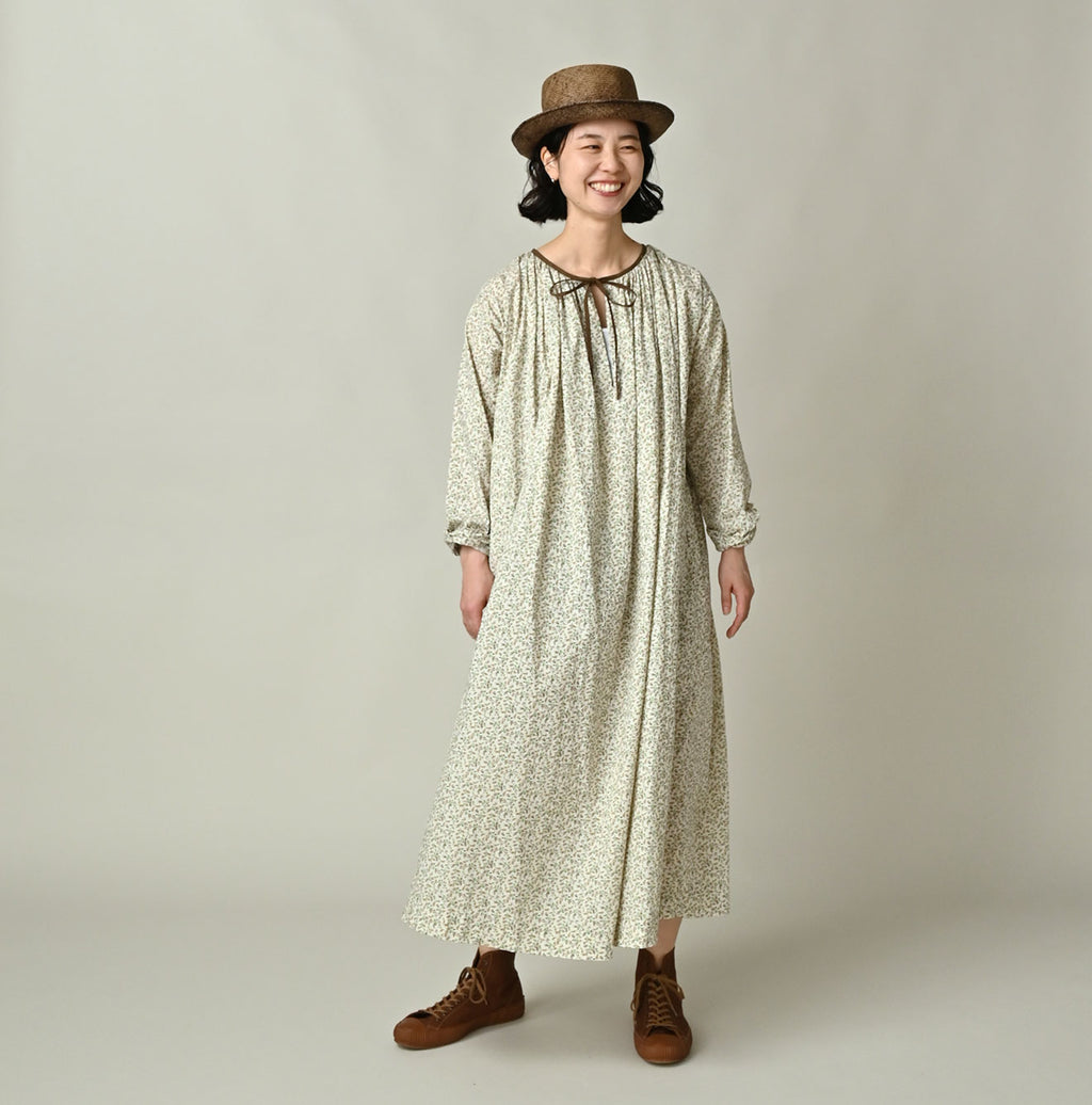 Ivy Flower Print Chou Chou Smock Dress Female Model