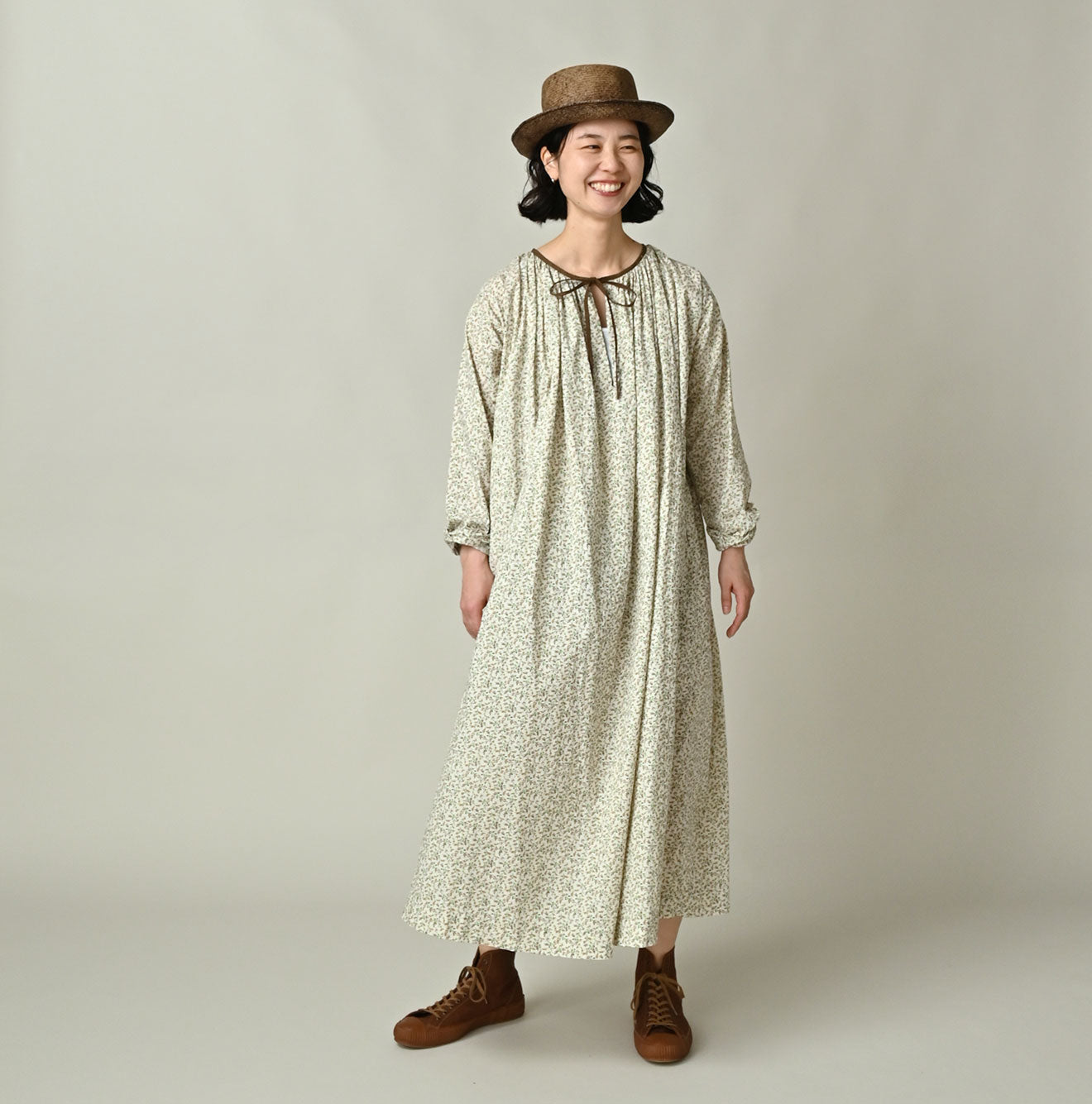 Ivy Flower Print Chou Chou Smock Dress Female Model