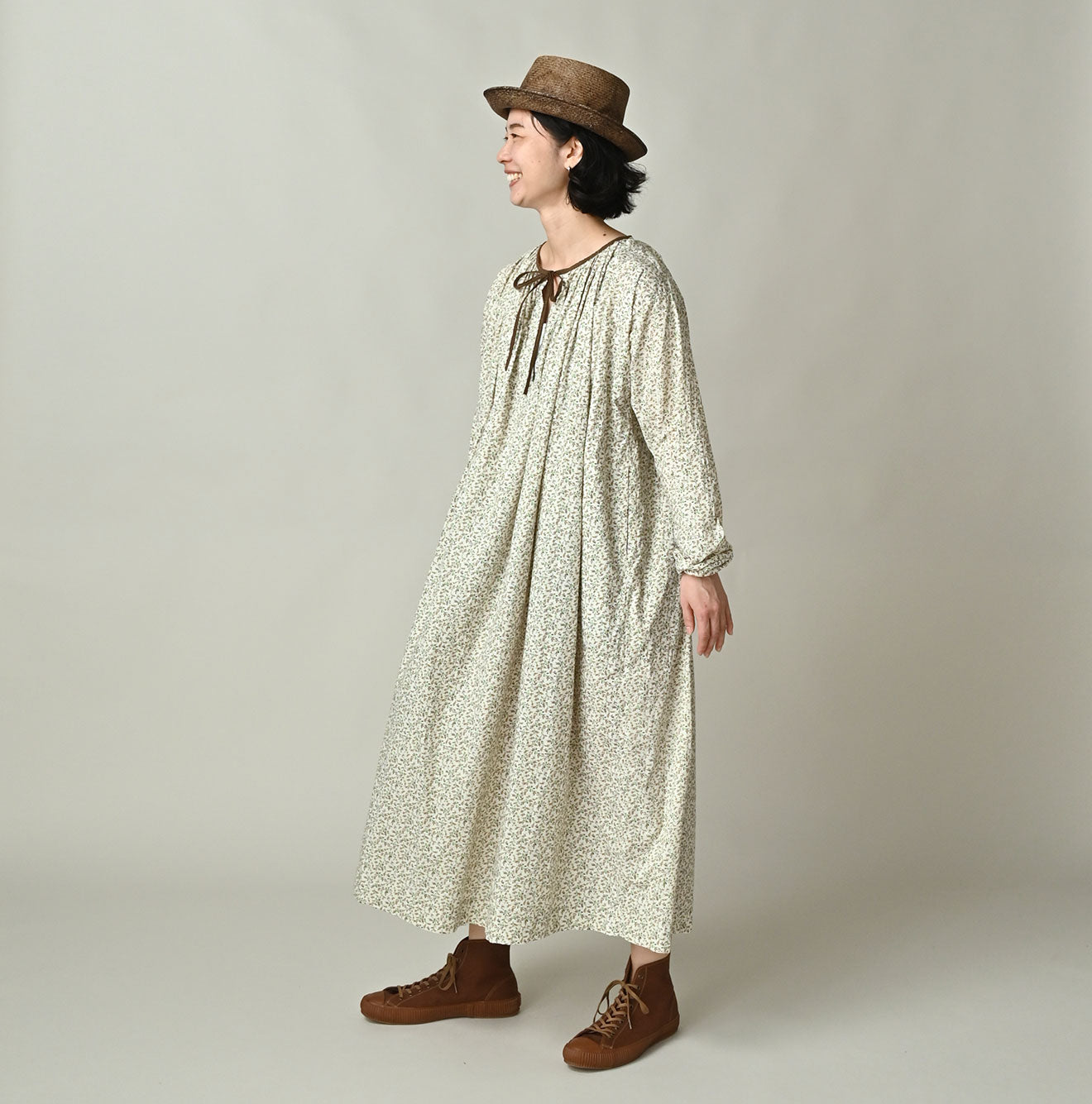 Ivy Flower Print Chou Chou Smock Dress Female Model
