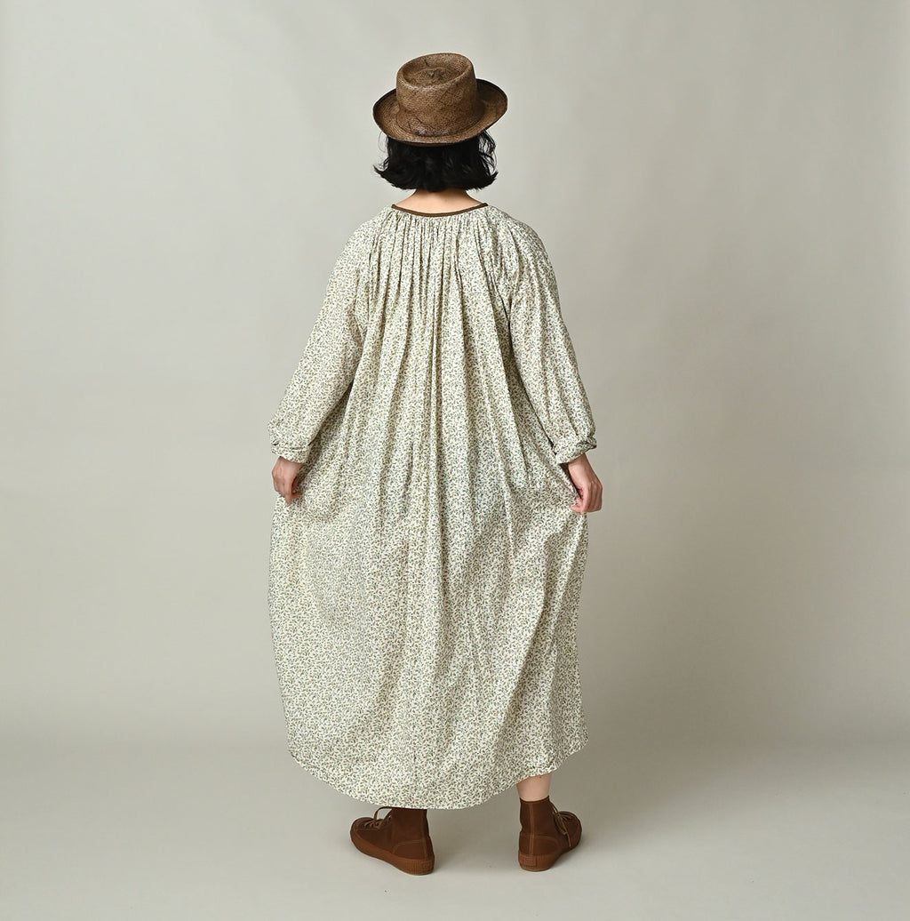 Ivy Flower Print Chou Chou Smock Dress Female Model