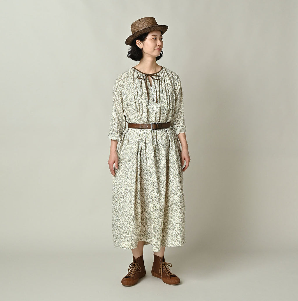 Ivy Flower Print Chou Chou Smock Dress Female Model