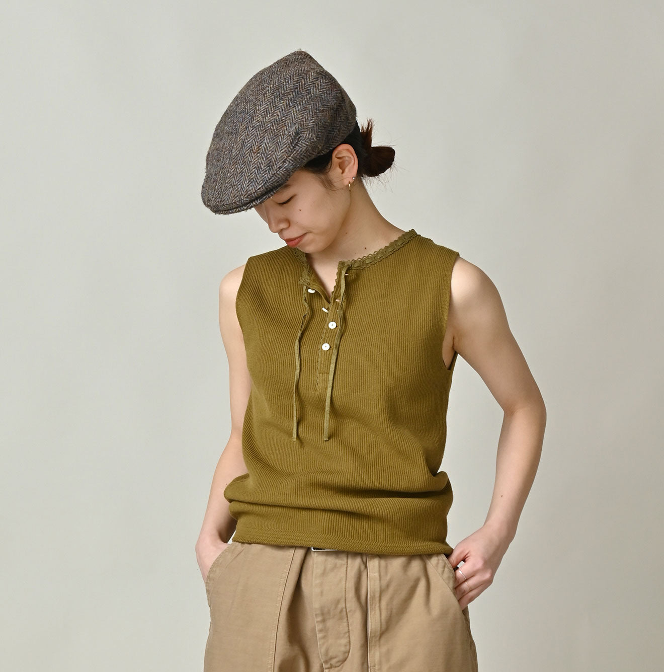 Rib Knitsew Camisole Female Model