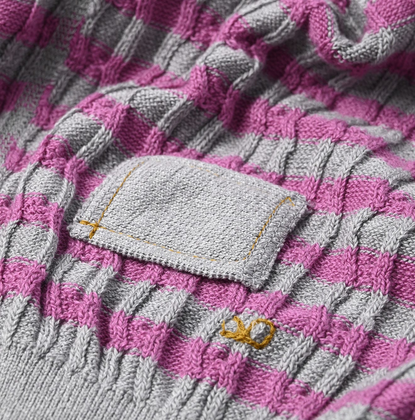 Super Gauze Cable Border 908 Knitsew Cardigan Detail