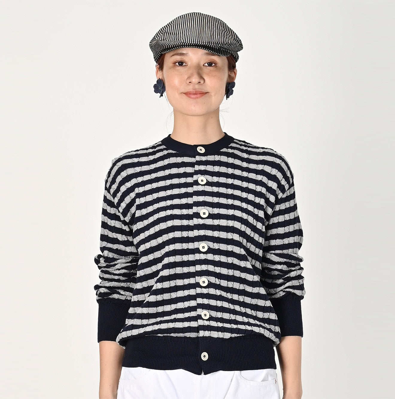 Super Gauze Cable Border 908 Knitsew Cardigan Female Model