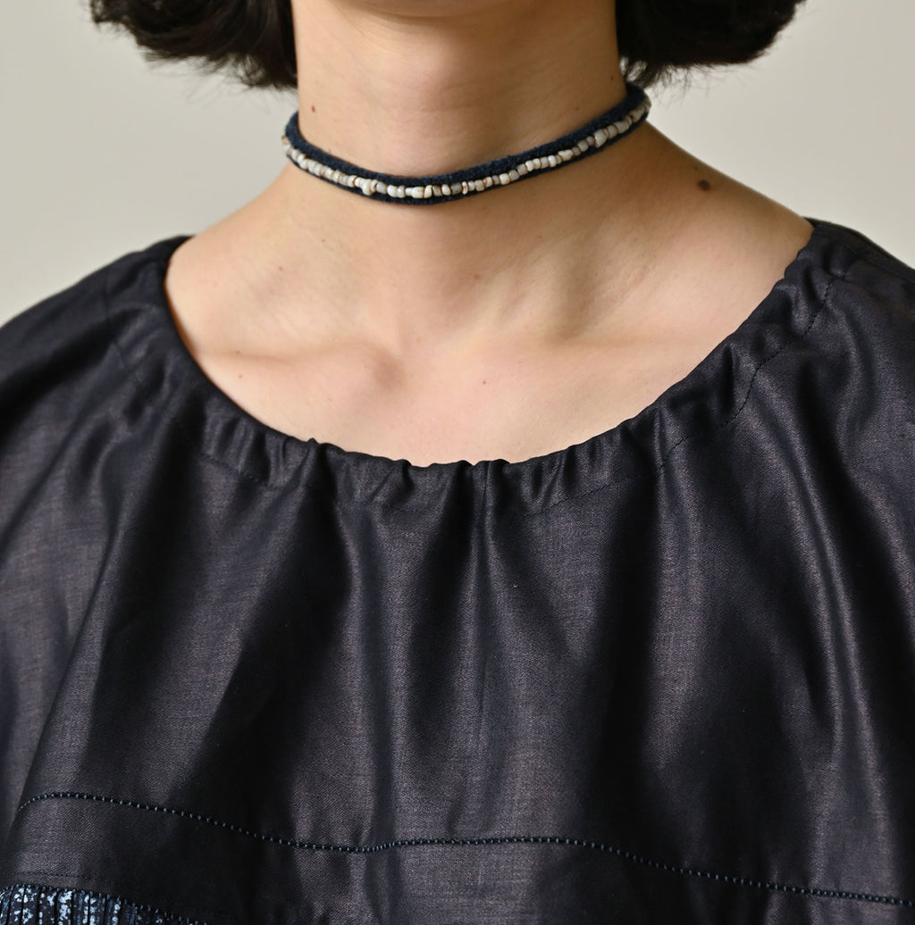 Indigo Discharge Print Aoi Sarasa Print Satin x Pleats Blouse Detail