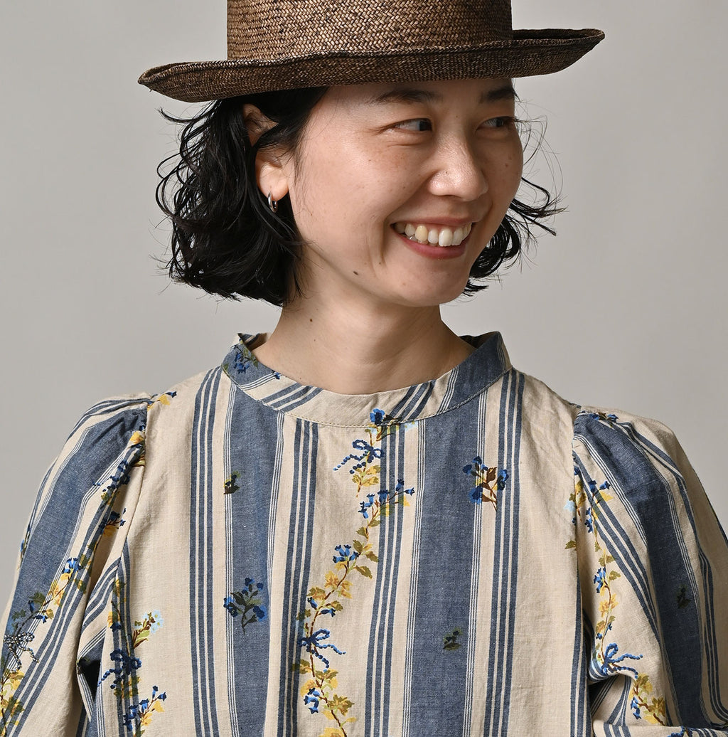 Indian Khadi OX SAIJIKI Poyon Puff Blouse Detail