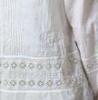 Indian Khadi Cutwork de T-shirt Detail