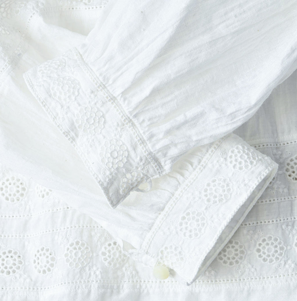 Indian Khadi Cutwork de T-shirt Detail