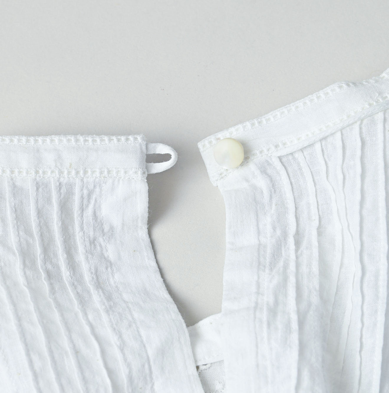 Indian Khadi Cutwork de T-shirt Detail
