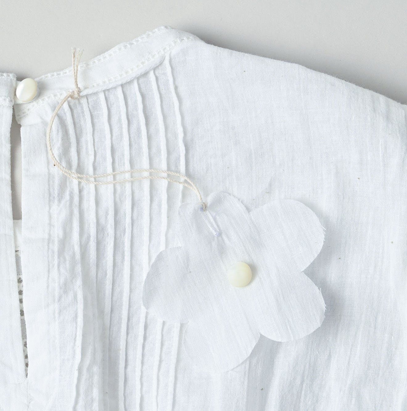 Indian Khadi Cutwork de T-shirt Detail
