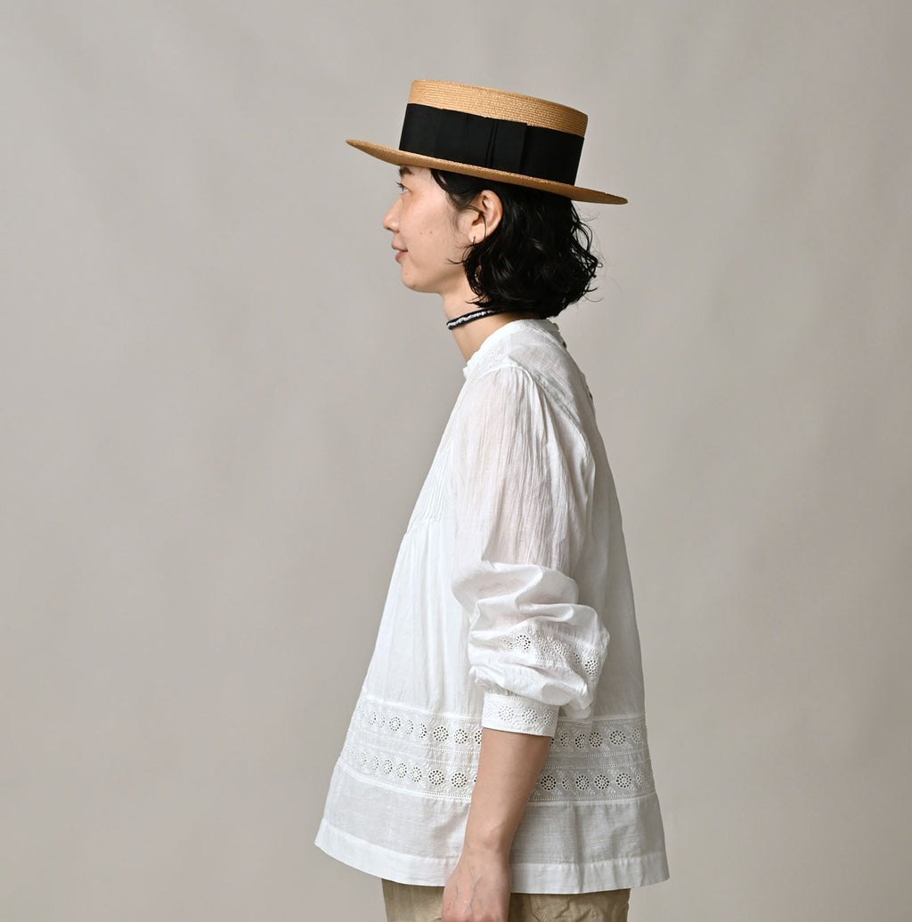 Indian Khadi Cutwork de T-shirt Female Model