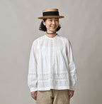 Indian Khadi Cutwork de T-shirt Female Model