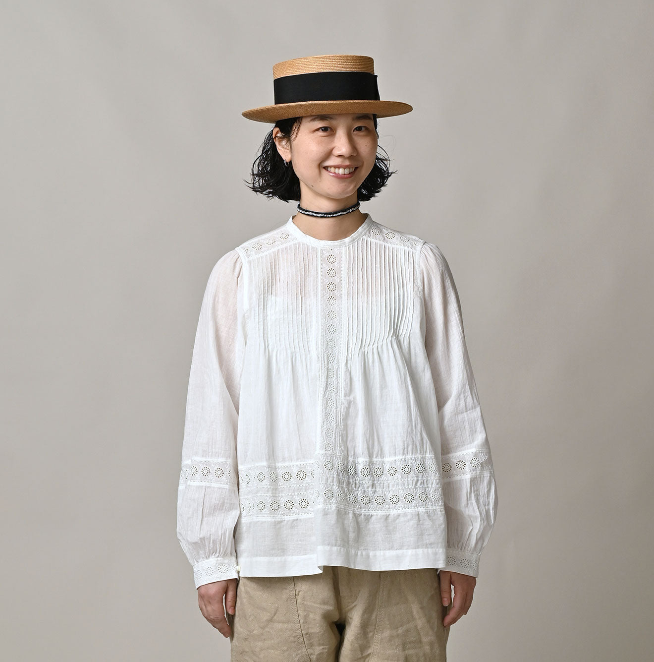 Indian Khadi Cutwork de T-shirt Female Model