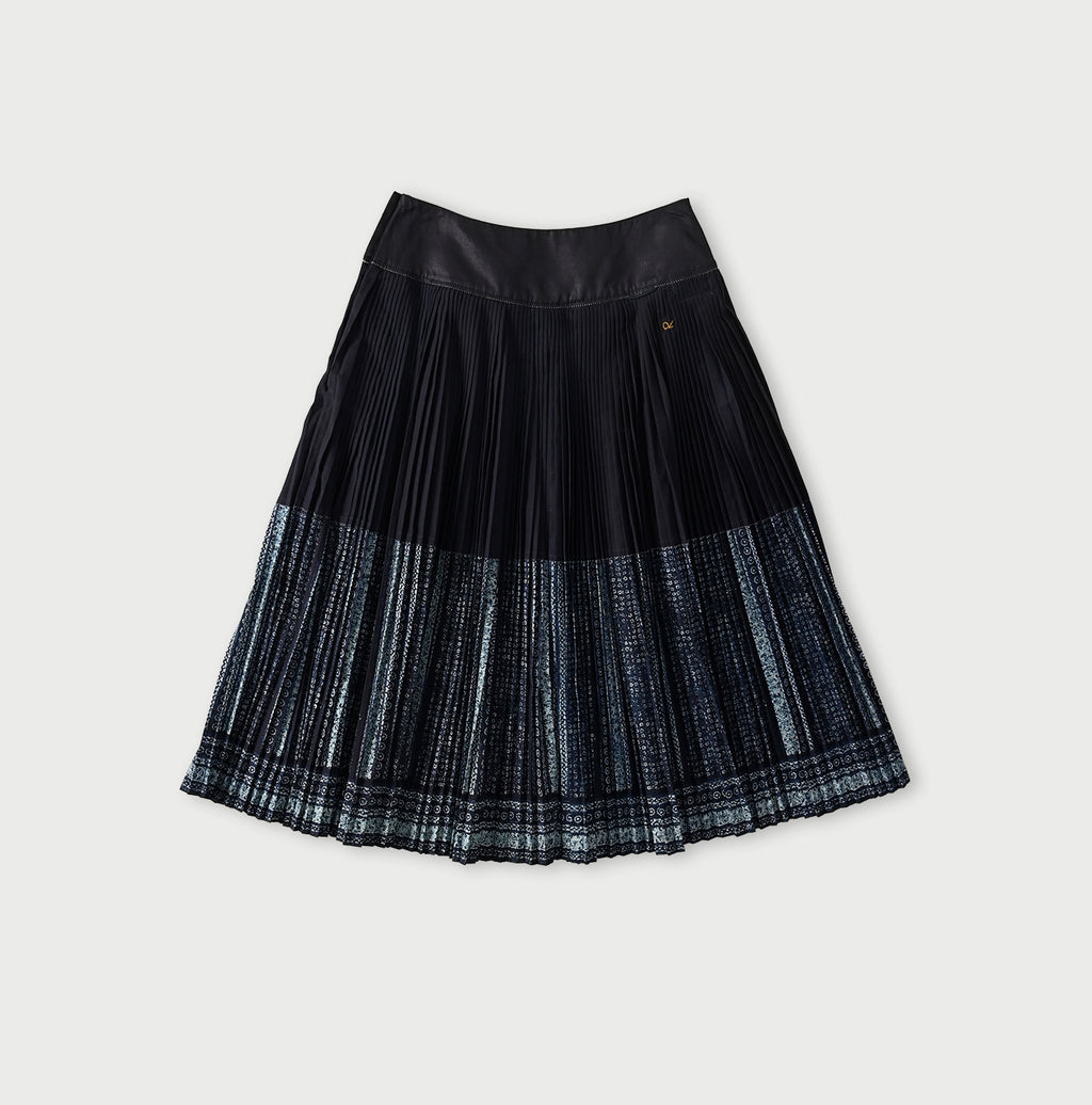 Indigo Discharge Print Aoi Sarasa Print Satin x Pleated Skirt Back