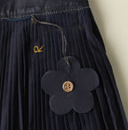 Indigo Discharge Print Aoi Sarasa Print Satin x Pleated Skirt Detail