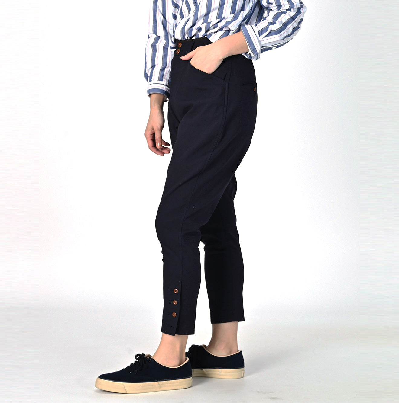Double Cloth Stretch Uma Charlotte Female Model