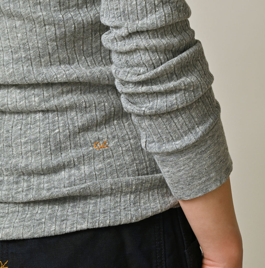 Top Totan Tereko Henley Detail