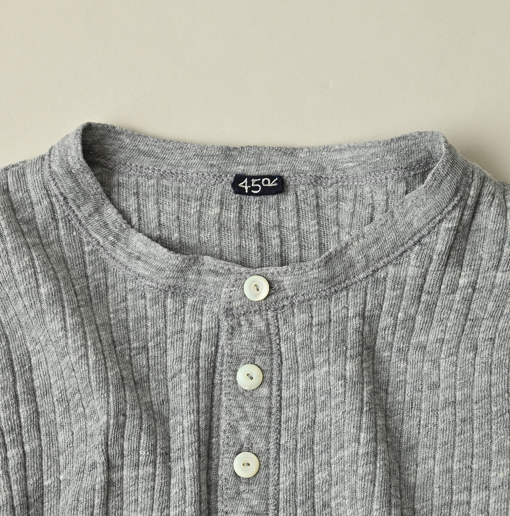 Top Totan Tereko Henley Detail