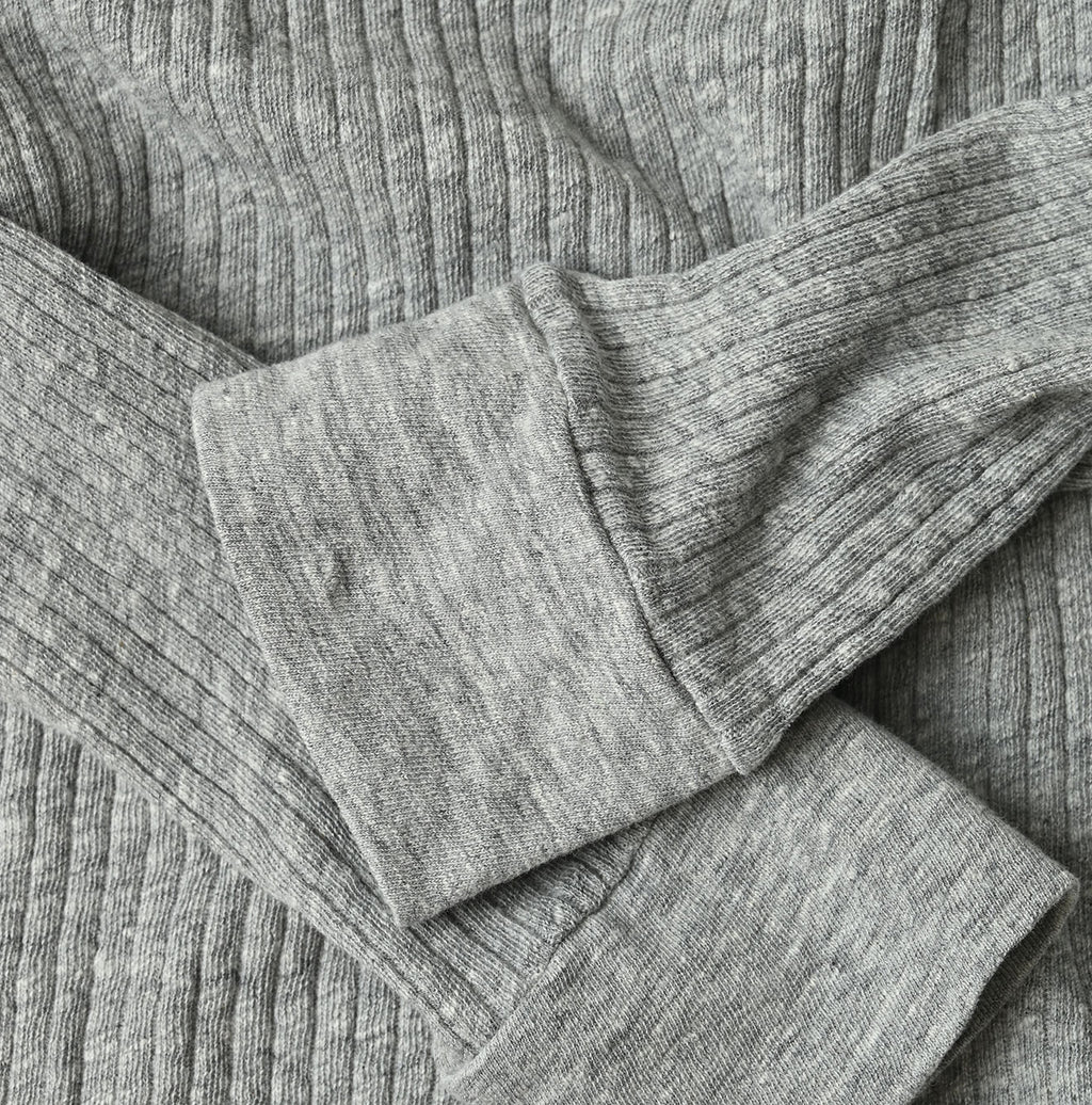 Top Totan Tereko Henley Detail