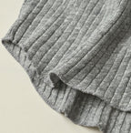 Top Totan Tereko Henley Detail