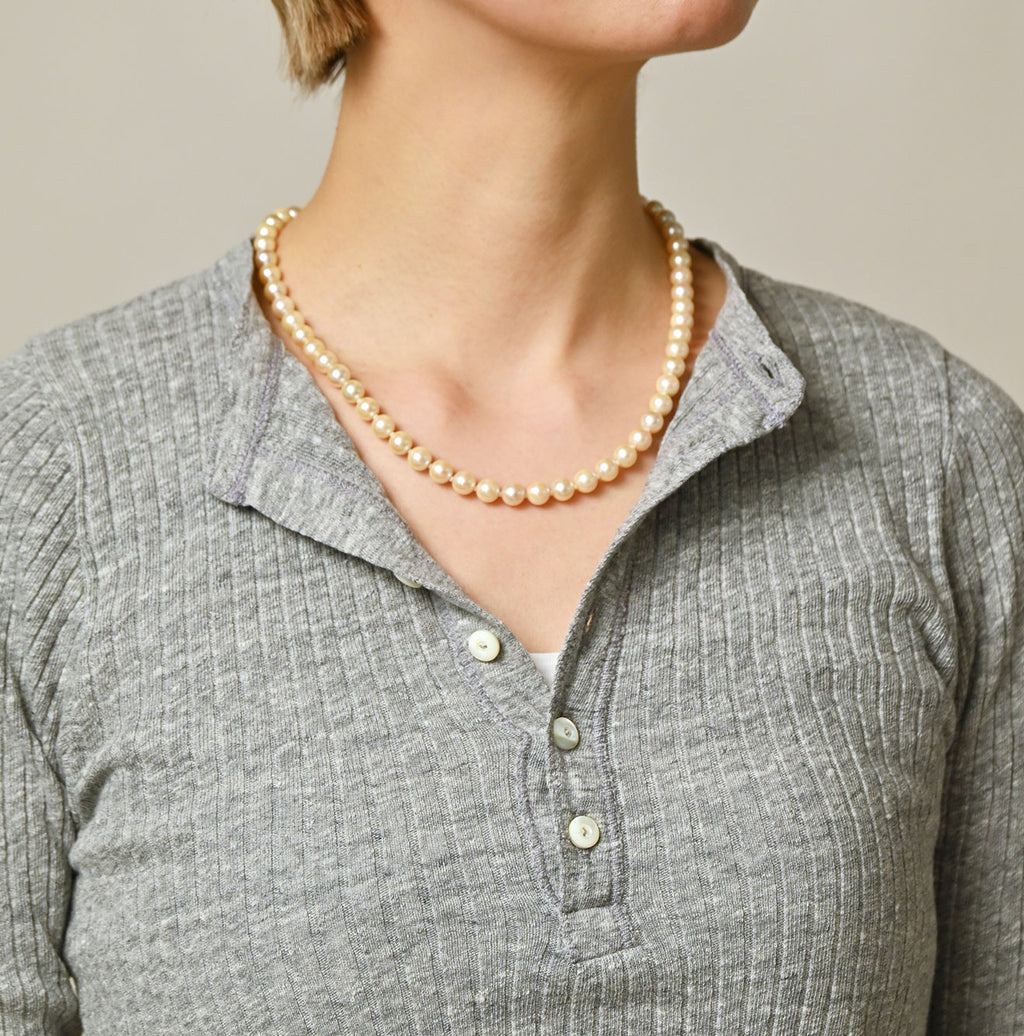 Top Totan Tereko Henley Detail