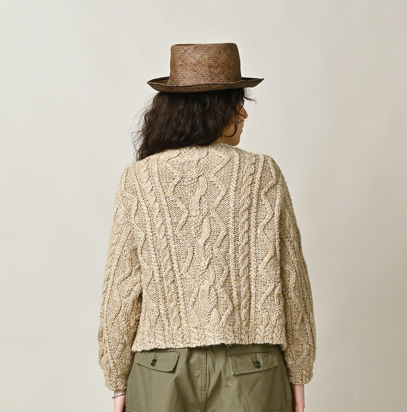 Zakkuri Linen Knitting Pattern Bolero Female Model