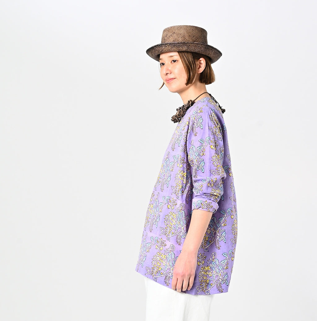 Seasonal Terms Block Print Blouse Female Model