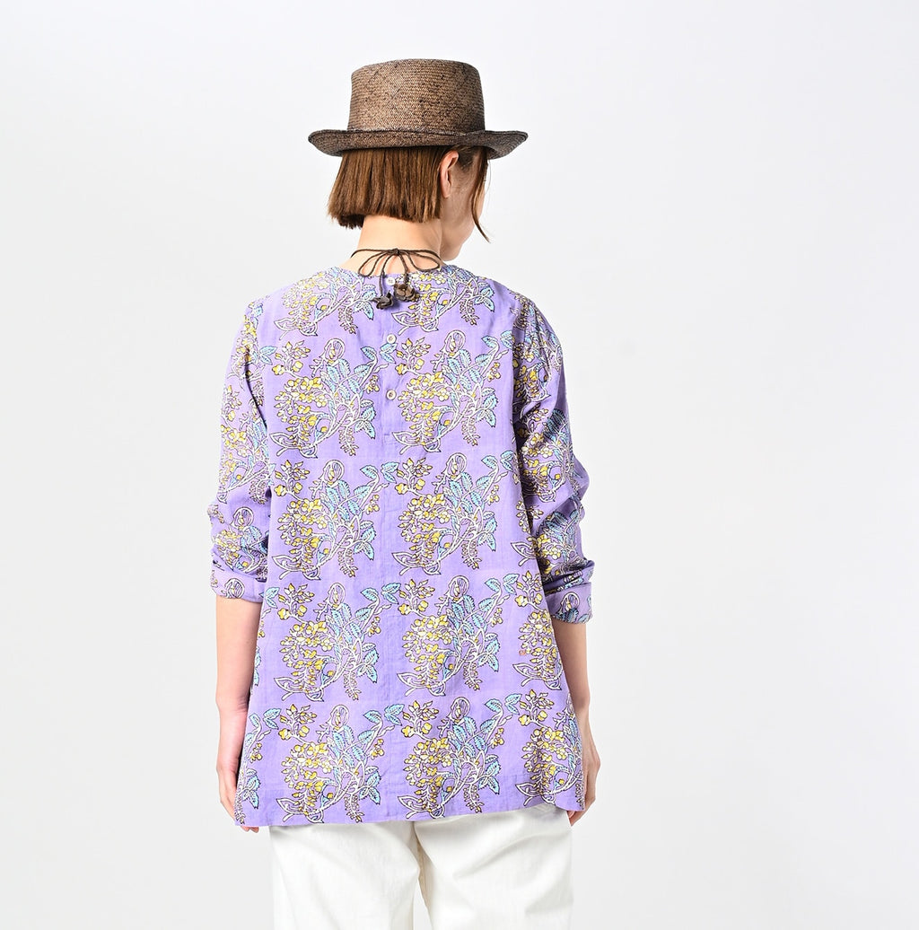 Seasonal Terms Block Print Blouse Female Model