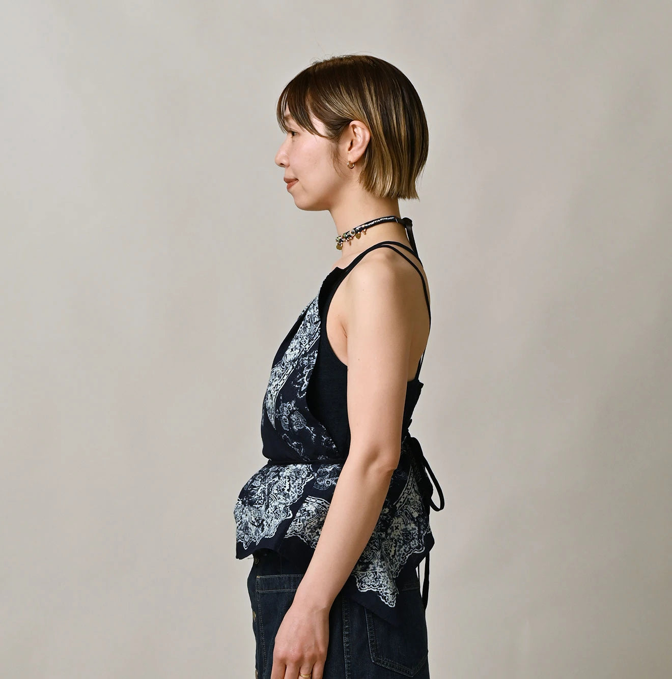 Indigo Bandana Paisley Print Tunktop Bra Female Model