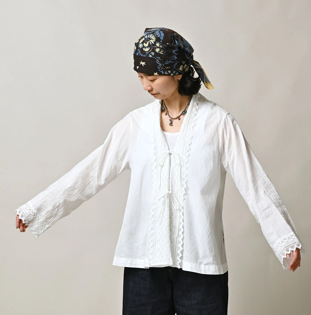 Indian Khadi Lace Cache-Coeur Female Model
