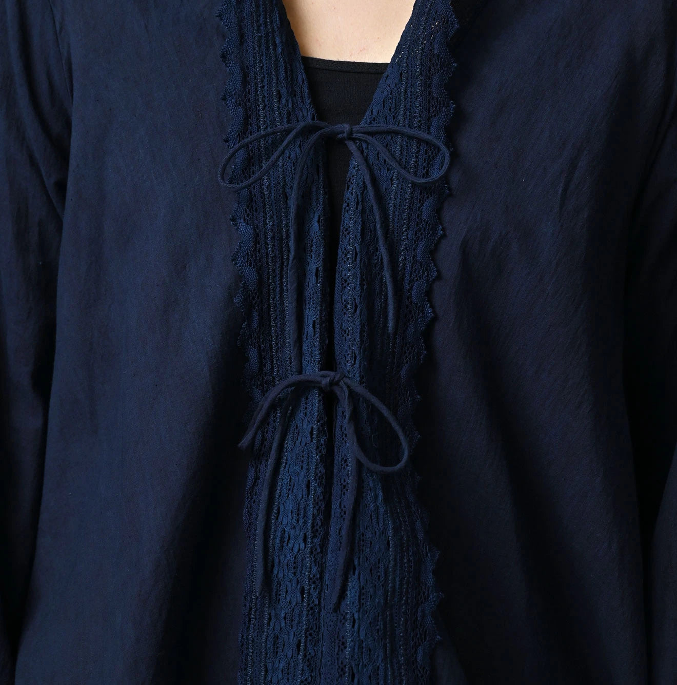 Ai Indian Khadi Lace Cache-Coeur Detail