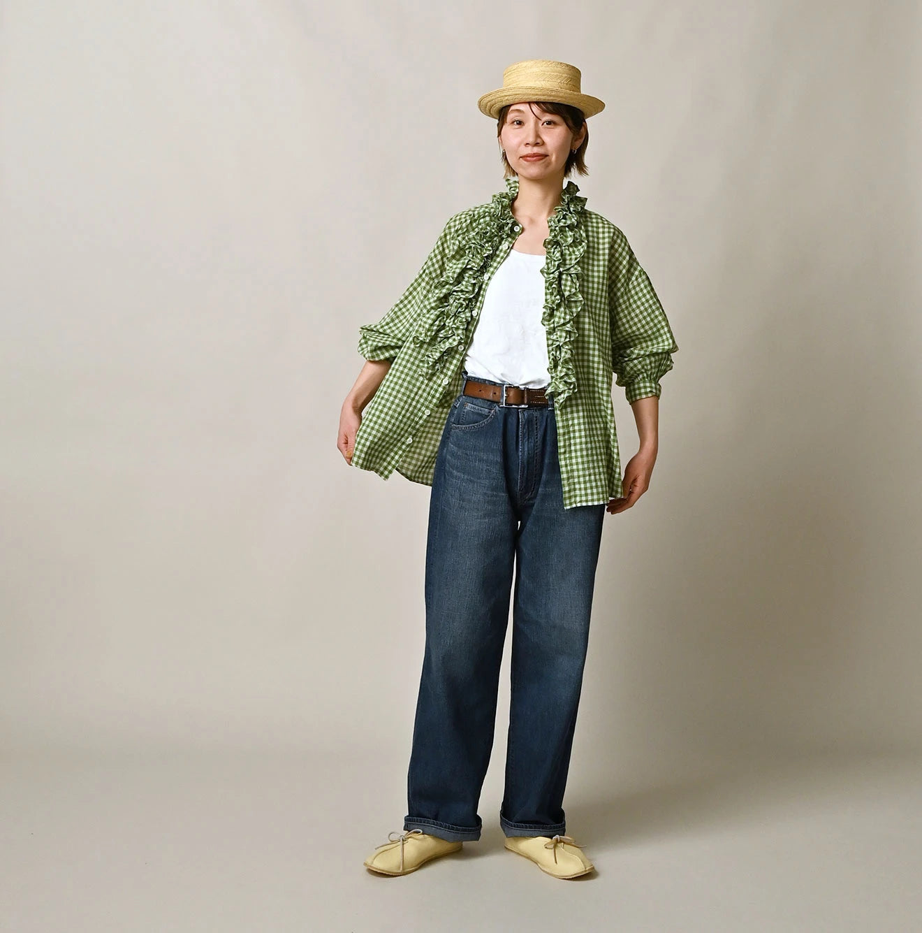 Gauze Gingham Frill Long Sleeve Coupé Shirt Female Model Detail