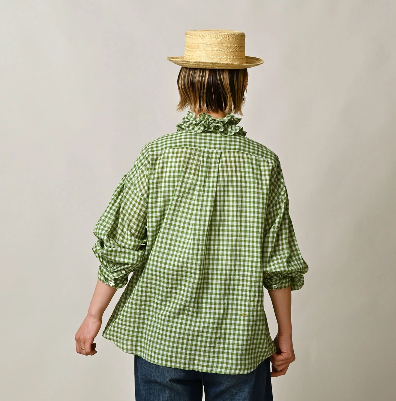 Gauze Gingham Frill Long Sleeve Coupé Shirt Female Model Detail